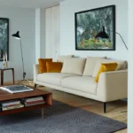كنبة ماكوين، تجمع بين الأناقة والراحة في تصميم واحد.