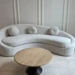 كنبة لونا منحنية فاخرة – قماش بوكليه تصميم عصري - الصورة 3